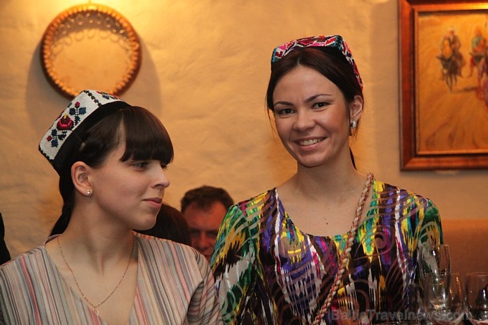 Restorāns «Uzbekistāna», ko pazīstam Rīgā, tagad (23.03.2012) ir pārstāvēts arī Jūrmalā uz Jomas ielas 48 - www.uzbekistana.lv 72970