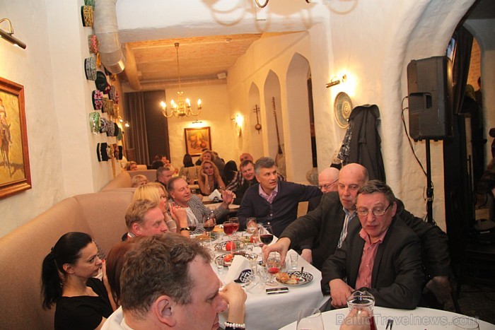 Uzbeku virtuves restorāns «Uzbekistāna», ko pazīstam Rīgā, tagad oficiāli (23.03.2012) ir pārstāvēts arī Jūrmalā uz Jomas ielas 48 - www.uzbekistana.l 73033