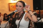 Restorāna «Uzbekistāna» ( www.uzbekistana.lv) viesus oficiālajā atklāšanas pasākumā izklaidēja aktrise un dziedātāja Karīna Tatarinova 53