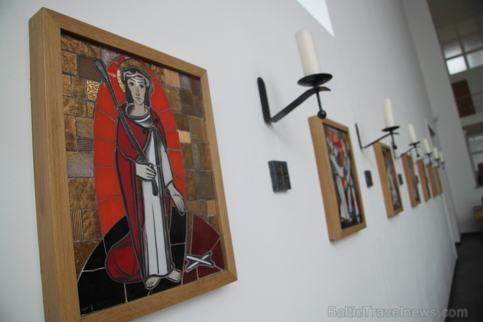 Jaunās baznīcas un klostera projektu izstrādājuši Esenes Karmela draugi arhitekti Nikolauss Vilks un Burkards Gīze - www.latvijascentrs.lv Jaunās baznīcas un klostera projektu izstrādājuši Esenes Karmela draugi arhitekti Nikolauss Vilks un Burkards Gīze - www.latvijascentrs.lv 73185