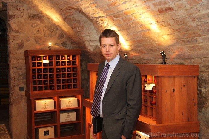 Pasaules slavenās vīna darītavas Hugel&Fils īpašnieks Etjēns Hugels viesojas Rūmenes muižā www.rumene.lv 73238