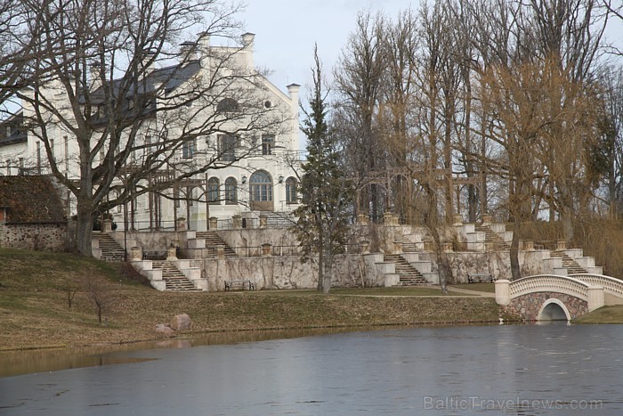 Pasaules slavenās vīna darītavas Hugel&Fils īpašnieks Etjēns Hugels viesojas Rūmenes muižā www.rumene.lv Pasaules slavenās vīna darītavas Hugel&Fils īpašnieks Etjēns Hugels viesojas Rūmenes muižā www.rumene.lv 73256