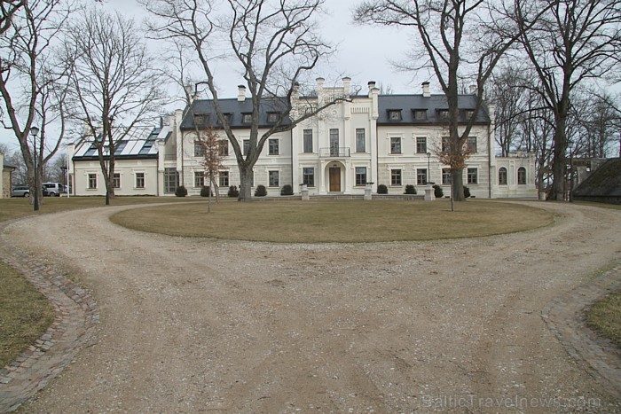 Pasaules slavenās vīna darītavas Hugel&Fils īpašnieks Etjēns Hugels viesojas Rūmenes muižā www.rumene.lv Pasaules slavenās vīna darītavas Hugel&Fils īpašnieks Etjēns Hugels viesojas Rūmenes muižā www.rumene.lv 73263