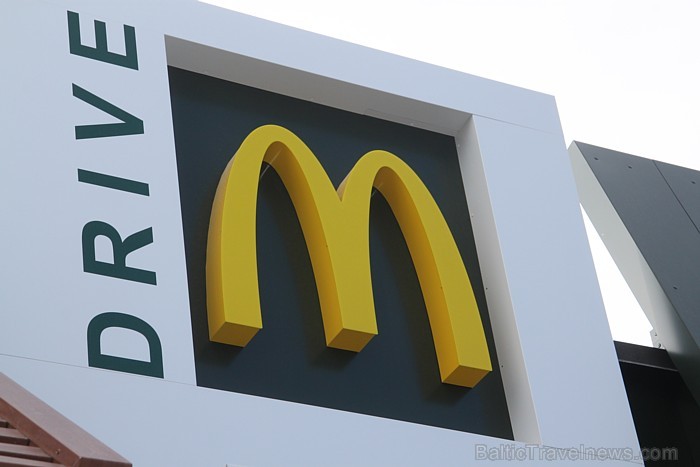«McDonalds» atver 30-to restorānu Baltijā uz Vienības gatves 115a, Rīgā 73566