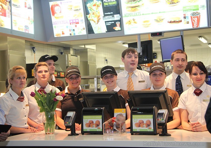 «McDonalds» atver 30-to restorānu Baltijā uz Vienības gatves 115a, Rīgā 73575
