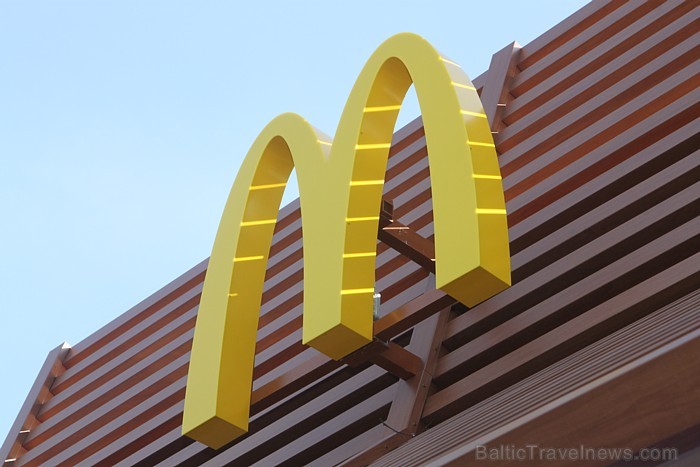 «McDonalds» atver 30-to restorānu Baltijā uz Vienības gatves 115a, Rīgā 73601