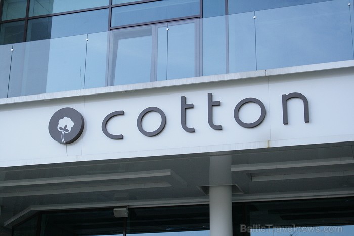Restorāns Cotton atklāj mākslinieces Karinē Paronjanc personālizstādi (12.04.2012) www.cottonrestaurant.lv 73754