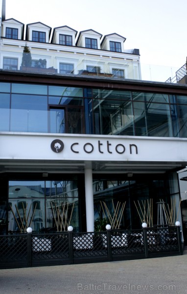 Restorāns Cotton atklāj mākslinieces Karinē Paronjanc personālizstādi (12.04.2012) www.cottonrestaurant.lv 73755