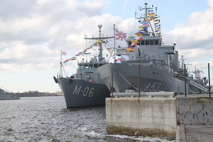Rīgu apciemoja dažādu valstu militārie kuģi (14.04-15.04.2012), kurus varēja apmeklēt galvaspilsētas iedzīvotāji un viesi 73955
