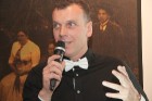 Bārmenis  un restorānu biznesa uzņēmējs Armands Mednieks nosauc titula «Īpašā balva par ieguldījumu Latvijas bārmeņu attīstībā» īpašnieku 7