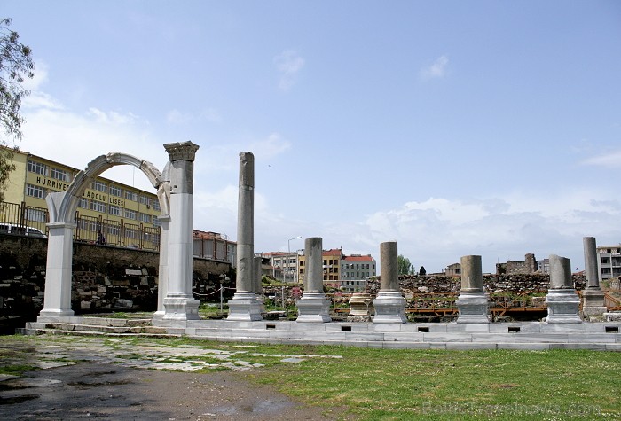 Agora. Ceļojumu stāsts par Izmiru: šeit 74247