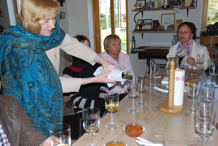 Kurzeme gatavojas kļūt par Baltijas vīna reģionu un aicina ceļotājus romantiskajā vīna tūrē www.kurzeme.lv 75102