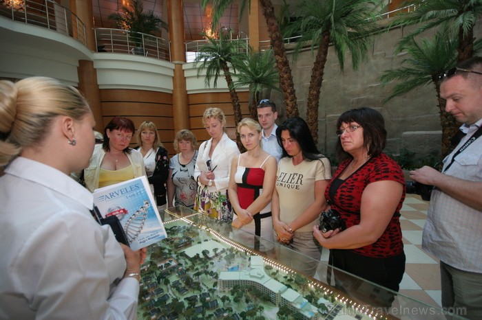 MARITIM PINE BEACH RESORT 5* (BELEK) – info tūres dalībnieki uzmanīgi klausās viesnīcas prezentāciju. www.goadventure.lv 75998