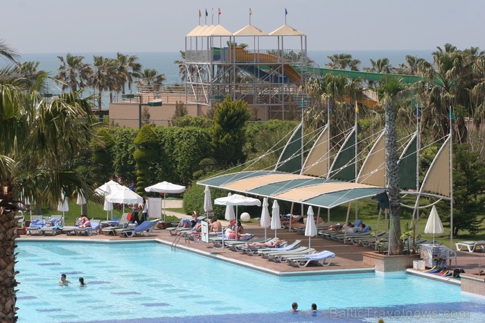 CONCORDE DE LUXE RESORT (ANTALYA) – mierīgai peldei – baseins bez kalniņiem. www.goadventure.lv 76084
