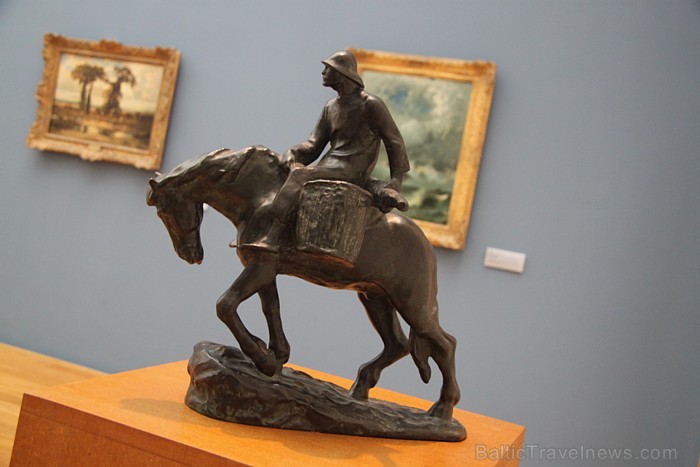 Tēlotājmākslas muzejs (Museum der bildenden Künste), kas ir dibināts 1837.gadā. Apkopo 2.700 gleznas, 750 skulptūras un 55.000 zīmējumus - www.mdbk.de Tēlotājmākslas muzejs (Museum der bildenden Künste), kas ir dibināts 1837.gadā. Apkopo 2.700 gleznas, 750 skulptūras un 55.000 zīmējumus - www.mdbk.de 76490