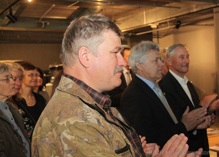 «Jāņa sēta» Rīgas Motormuzejā 6.06.2012 prezentē jauno «Lielais Latvijas atlants» un tūrisma ceļvedi «Latvija» - www.kartes.lv «Jāņa sēta» Rīgas Motormuzejā 6.06.2012 prezentē jauno «Lielais Latvijas atlants» un tūrisma ceļvedi «Latvija» - www.kartes.lv