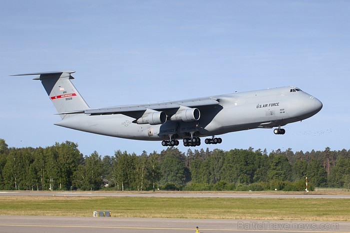 08.06.2012 lidostā «Rīga» nosēdās viena no lielākajām militārajām kravas lidmašīnām - Lockheed C-5A «Galaxy» Foto: www.fotoprojekts.lv 08.06.2012 lidostā «Rīga» nosēdās viena no lielākajām militārajām kravas lidmašīnām - Lockheed C-5A «Galaxy» Foto: www.fotoprojekts.lv 76614