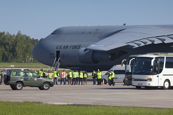 08.06.2012 lidostā «Rīga» nosēdās viena no lielākajām militārajām kravas lidmašīnām - Lockheed C-5A «Galaxy» Foto: www.fotoprojekts.lv 08.06.2012 lidostā «Rīga» nosēdās viena no lielākajām militārajām kravas lidmašīnām - Lockheed C-5A «Galaxy» Foto: www.fotoprojekts.lv 76616