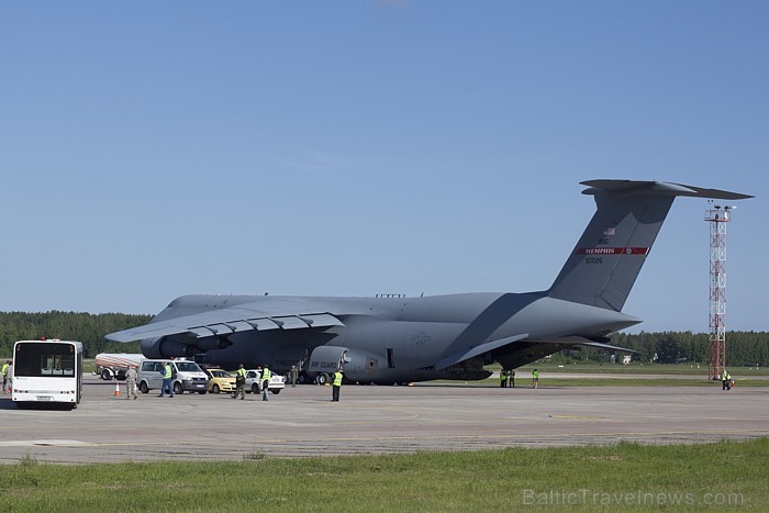 08.06.2012 lidostā «Rīga» nosēdās viena no lielākajām militārajām kravas lidmašīnām - Lockheed C-5A «Galaxy» Foto: www.fotoprojekts.lv 08.06.2012 lidostā «Rīga» nosēdās viena no lielākajām militārajām kravas lidmašīnām - Lockheed C-5A «Galaxy» Foto: www.fotoprojekts.lv 76618