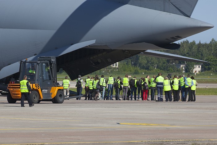 08.06.2012 lidostā «Rīga» nosēdās viena no lielākajām militārajām kravas lidmašīnām - Lockheed C-5A «Galaxy» Foto: www.fotoprojekts.lv 08.06.2012 lidostā «Rīga» nosēdās viena no lielākajām militārajām kravas lidmašīnām - Lockheed C-5A «Galaxy» Foto: www.fotoprojekts.lv 76620