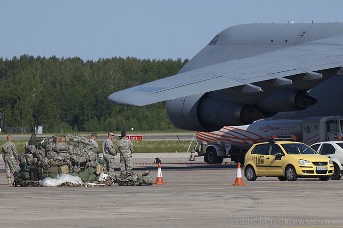 08.06.2012 lidostā «Rīga» nosēdās viena no lielākajām militārajām kravas lidmašīnām - Lockheed C-5A «Galaxy» Foto: www.fotoprojekts.lv 08.06.2012 lidostā «Rīga» nosēdās viena no lielākajām militārajām kravas lidmašīnām - Lockheed C-5A «Galaxy» Foto: www.fotoprojekts.lv 76621