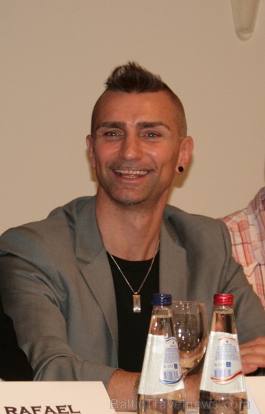Pecolli aicina 9. jūnijā uz Mikromaģijas Gala šovu un 10. jūnijā uz Iluzionisma Gala koncertu www.abra-kadabra.lv Pecolli aicina 9. jūnijā uz Mikromaģijas Gala šovu un 10. jūnijā uz Iluzionisma Gala koncertu www.abra-kadabra.lv 76664