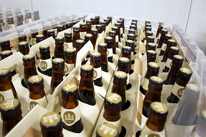 Alus ražošanas ekskursijā ir iespējams uzzināt visu - sākot no graudu apstrādes līdz iepildīšanai pudelēs Alus ražošanas ekskursijā ir iespējams uzzināt visu - sākot no graudu apstrādes līdz iepildīšanai pudelēs 77086