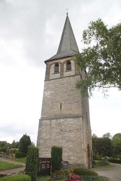 Bijušās baznīcas tornis ir būvēts 12.gadsimtā, bet pati baznīca bija būvēta 11.gadsimtā 78245