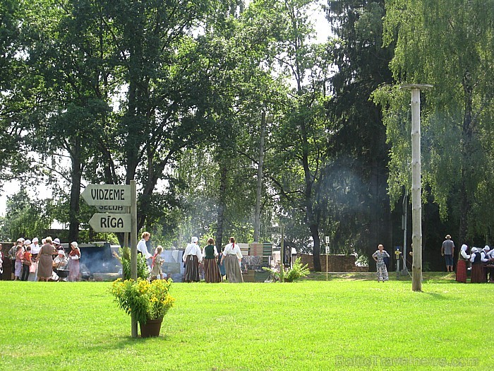 Starptautiskais folkloras festivāls «Baltica 2012» Ikšķilē - www.folklorasbiedriba.lv/pasakumi/festivals-baltica/