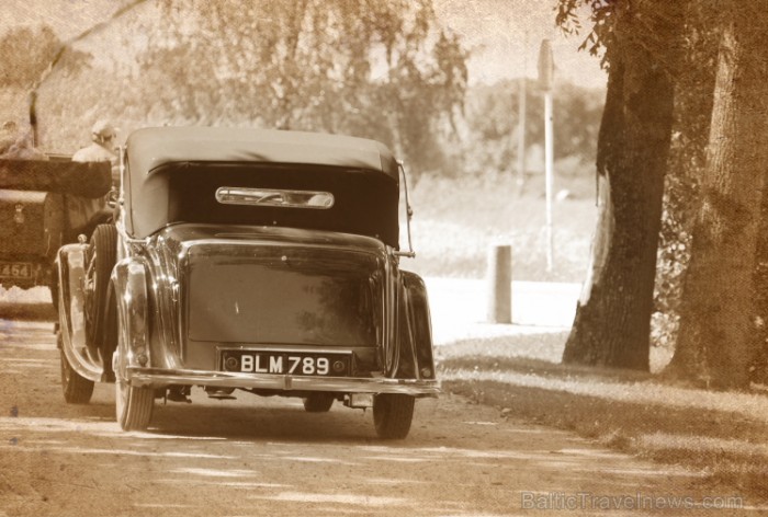 Rundālē ierodas britu autoklubs ar pirmskara «Rolls Royce» automašīnām Foto: Juris Ķilkuts www.fotoatelje.lv 78857