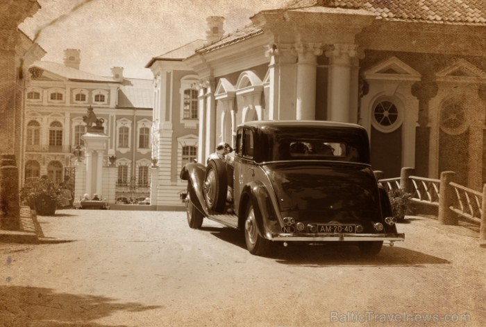 Rundālē ierodas britu autoklubs ar pirmskara «Rolls Royce» automašīnām Foto: Juris Ķilkuts www.fotoatelje.lv Rundālē ierodas britu autoklubs ar pirmskara «Rolls Royce» automašīnām Foto: Juris Ķilkuts www.fotoatelje.lv 78867