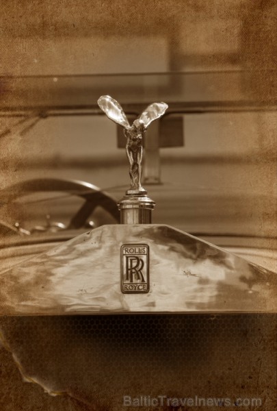 Rundālē ierodas britu autoklubs ar pirmskara «Rolls Royce» automašīnām Foto: Juris Ķilkuts www.fotoatelje.lv Rundālē ierodas britu autoklubs ar pirmskara «Rolls Royce» automašīnām Foto: Juris Ķilkuts www.fotoatelje.lv 78875