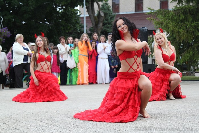 Krāslava 13.-14.07.2012 aicināja uz pilsētas svētkiem un Daugavas festivālu Foto: Oksana Kovaļčuka www.kraslava.lv Krāslava 13.-14.07.2012 aicināja uz pilsētas svētkiem un Daugavas festivālu Foto: Oksana Kovaļčuka www.kraslava.lv 78891