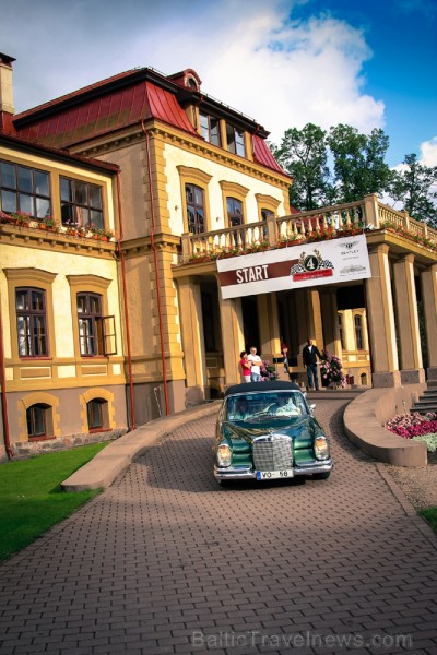 No 2012. gada 12. līdz 14. jūlijam norisinājās 4. Dikļu pils Retro rallijs, kurā piedalījās 18 ekipāžas no Latvijas, Krievijas un Baltkrievijas Foto: No 2012. gada 12. līdz 14. jūlijam norisinājās 4. Dikļu pils Retro rallijs, kurā piedalījās 18 ekipāžas no Latvijas, Krievijas un Baltkrievijas Foto: 78935