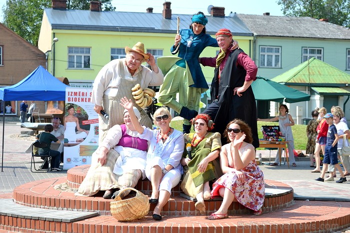 Jēkabpils pilsētas svētki (05.-07.07.2012) piesaistīja lielu apmeklētāju skaitu Foto: Jānis Lācis www.jekabpils.lv Jēkabpils pilsētas svētki (05.-07.07.2012) piesaistīja lielu apmeklētāju skaitu Foto: Jānis Lācis www.jekabpils.lv 78946