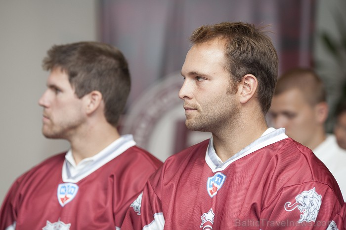 Dinamo Rīga komanda 20.07.2012 viesojās viesnīcā Islande Hotel Foto: Ingus Evertovskis, www.fotoprojekts.lv Dinamo Rīga komanda 20.07.2012 viesojās viesnīcā Islande Hotel Foto: Ingus Evertovskis, www.fotoprojekts.lv 79331