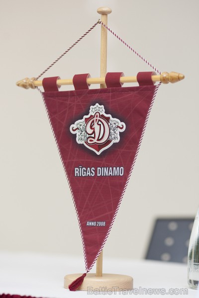 Dinamo Rīga komanda 20.07.2012 viesojās viesnīcā Islande Hotel Foto: Ingus Evertovskis, www.fotoprojekts.lv Dinamo Rīga komanda 20.07.2012 viesojās viesnīcā Islande Hotel Foto: Ingus Evertovskis, www.fotoprojekts.lv 79335