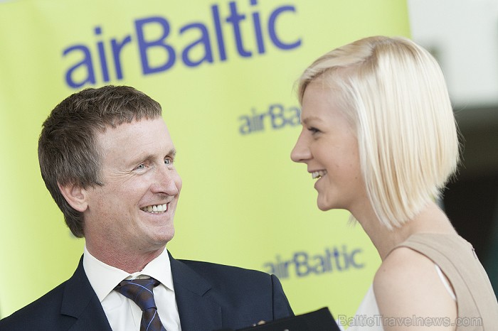 airBaltic demonstrē Bombardier Cseries 300 lidmašīnas pilotu kabīnes modeli Foto: Ingus Evertovskis, www.fotoprojekts.lv 79484