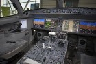 airBaltic demonstrē Bombardier Cseries 300 lidmašīnas pilotu kabīnes modeli Foto: Ingus Evertovskis, www.fotoprojekts.lv 7