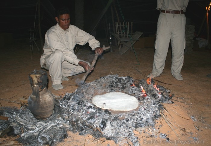 Ceļotāji nakšņošanai Tunisijā izvēlas pieczvaigžņu beduīnu teltis Yadis Ksar Ghilane www.yadis.com 79550