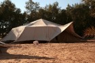 Ceļotāji nakšņošanai Tunisijā izvēlas pieczvaigžņu beduīnu teltis Yadis Ksar Ghilane www.yadis.com 5