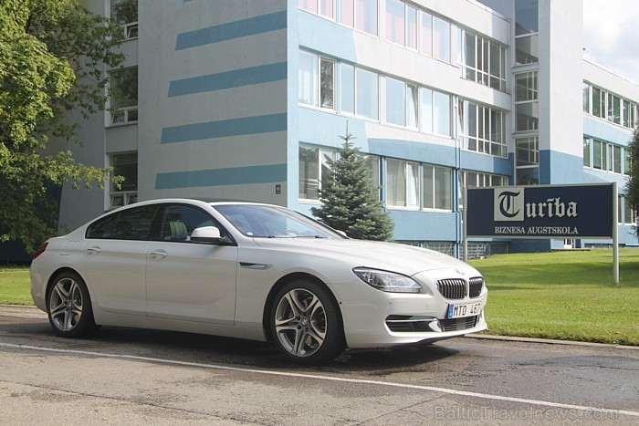 Daudzi šīs augstskolas absolventi brauc un arī nākotnē brauks tieši ar BMW Gran Coupe 640i modeli, kas noteikti atbilst augstākās biznesa klases prasī Daudzi šīs augstskolas absolventi brauc un arī nākotnē brauks tieši ar BMW Gran Coupe 640i modeli, kas noteikti atbilst augstākās biznesa klases prasī 79720