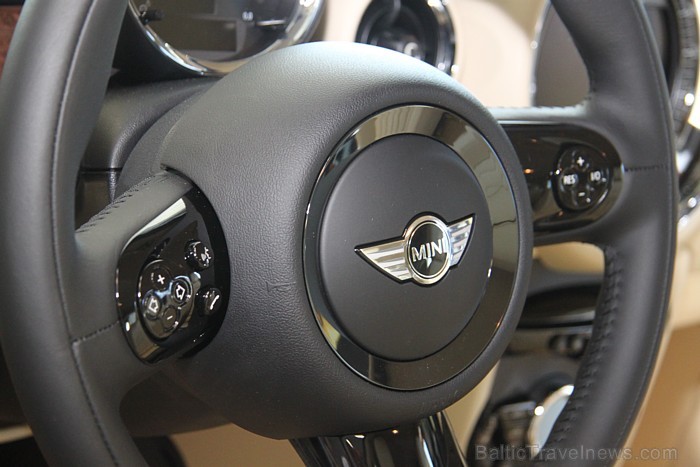 Latvijā pārdots viens no tūkstoš vienībās ierobežotās sērijas MINI Cooper S Goodwood, kas izstrādāts sadarbībā ar Rolls-Royce inženieriem Latvijā pārdots viens no tūkstoš vienībās ierobežotās sērijas MINI Cooper S Goodwood, kas izstrādāts sadarbībā ar Rolls-Royce inženieriem
