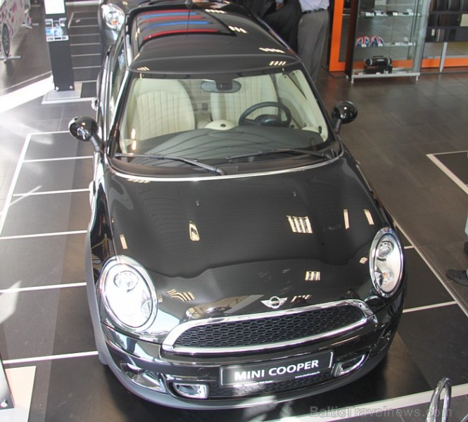 Nosaukums MINI Cooper S Goodwood dots par godu Gudvudai, kurā atrodas Rolls-Royce galvenā mītne
