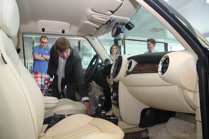 Inchcape BM Auto (www.bmauto.lv) vadītājs Ivars Norvelis prezentē MINI Cooper S Goodwood