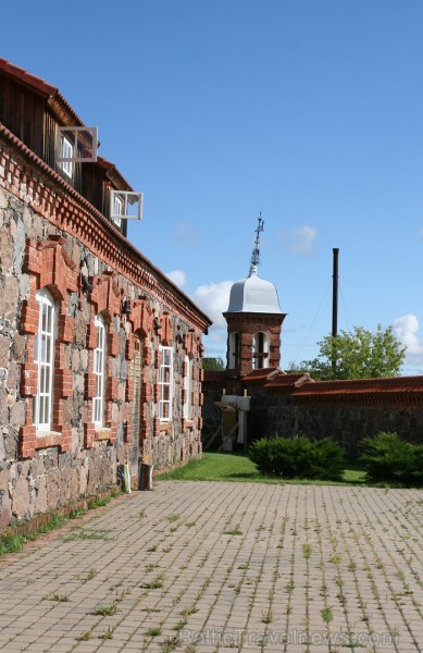 Mostes novadā (Igaunija) ceļotāju apskatei un atpūtai ir pieejama atjaunotā spirta fabrika - Mostes muiža. Šodien šeit ir ierīkots atpūtas komplekss a 80652