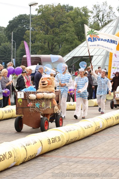 Atraktīvais kājminamo braucamrīku festivāls Baltcom Cartoon rallijs 2012 priecē ar kāšņiem spēkratiem Foto: www.parstipru.lv Atraktīvais kājminamo braucamrīku festivāls Baltcom Cartoon rallijs 2012 priecē ar kāšņiem spēkratiem Foto: www.parstipru.lv 80717