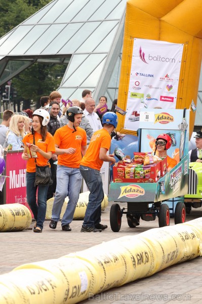 Atraktīvais kājminamo braucamrīku festivāls Baltcom Cartoon rallijs 2012 priecē ar kāšņiem spēkratiem Foto: www.parstipru.lv 80720