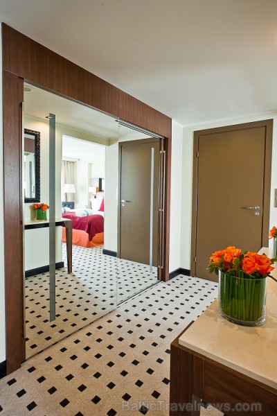 Radisson Blu Hotel Latvija tagad ir saskatāms gandrīz no jebkuras vietas pilsētā. Foto: www.radissonblu.com Radisson Blu Hotel Latvija tagad ir saskatāms gandrīz no jebkuras vietas pilsētā. Foto: www.radissonblu.com 80880