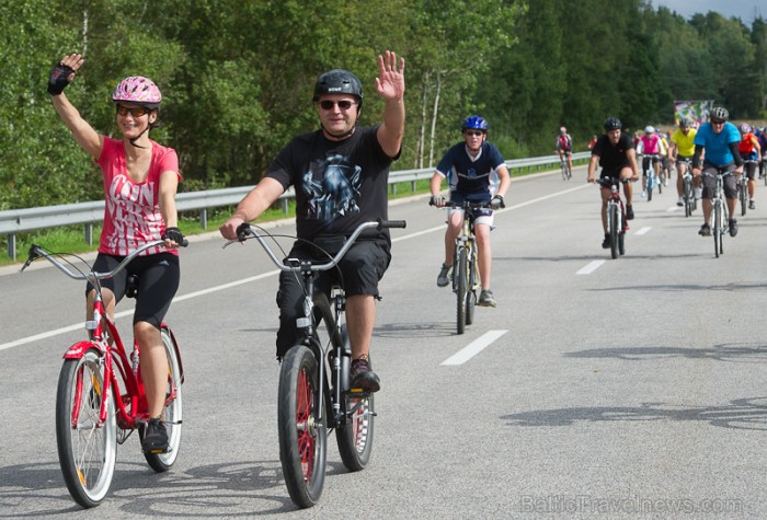 Vienības brauciens 2012 pārspēj visus iepriekšējos dalībnieku rekordus. Foto: Zigismunds Zālmanis Vienības brauciens 2012 pārspēj visus iepriekšējos dalībnieku rekordus. Foto: Zigismunds Zālmanis 81470